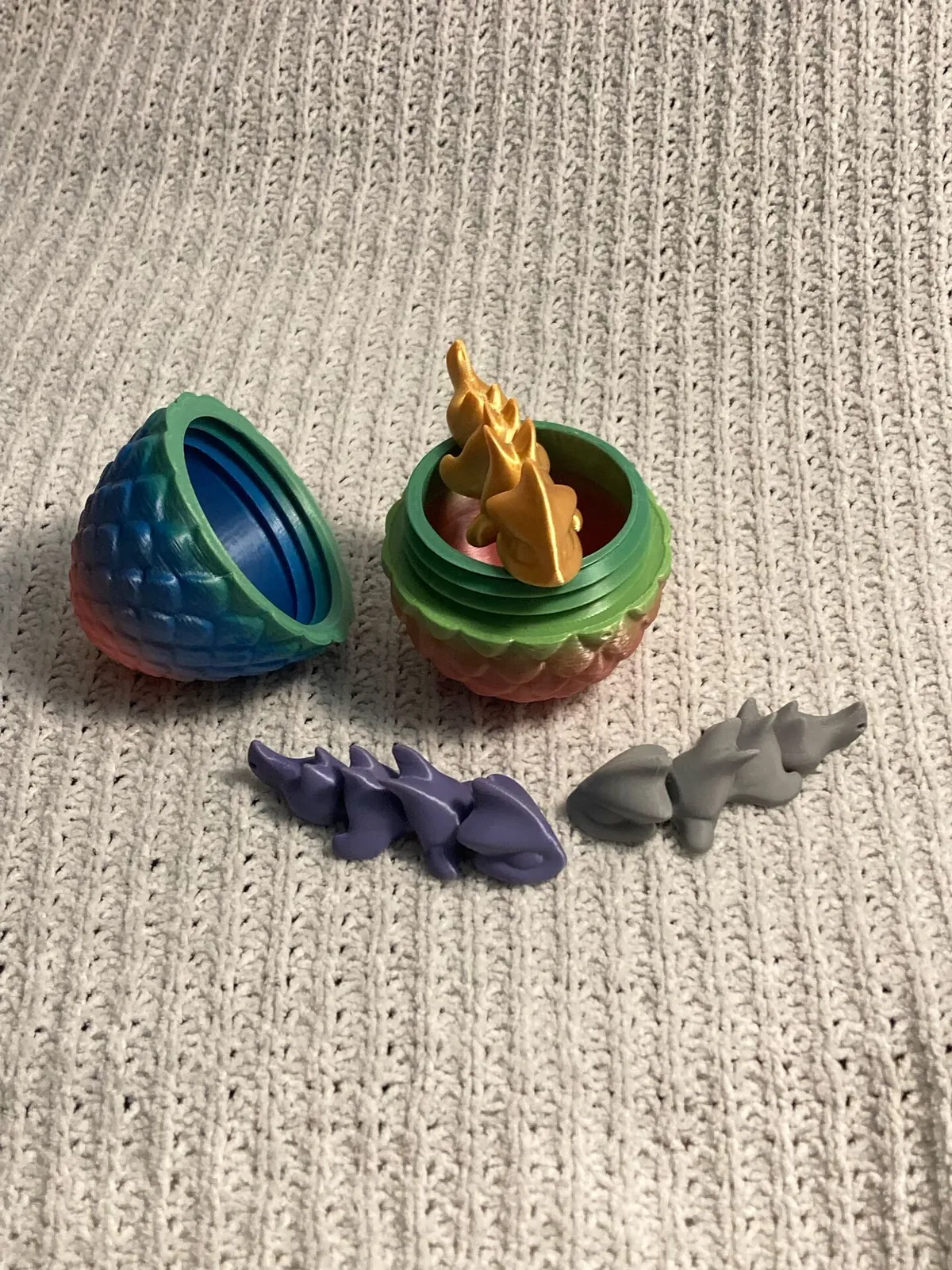 Small Egg with baby Dragons 3D print